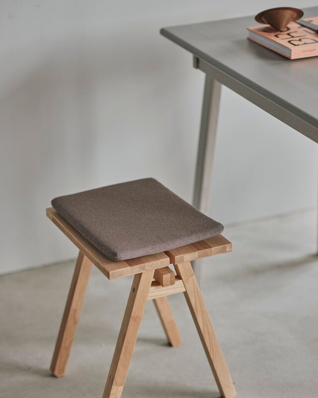 Ishinomaki Laboratory Ishinomaki stool, 34,5 x 37 cm, natural, decoration image