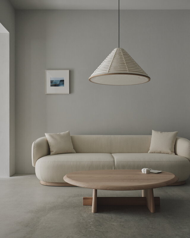 Karimoku Case N-CT04 sohvapöytä, 83 x 125,5 cm, lakattu tammi, sisustuskuva