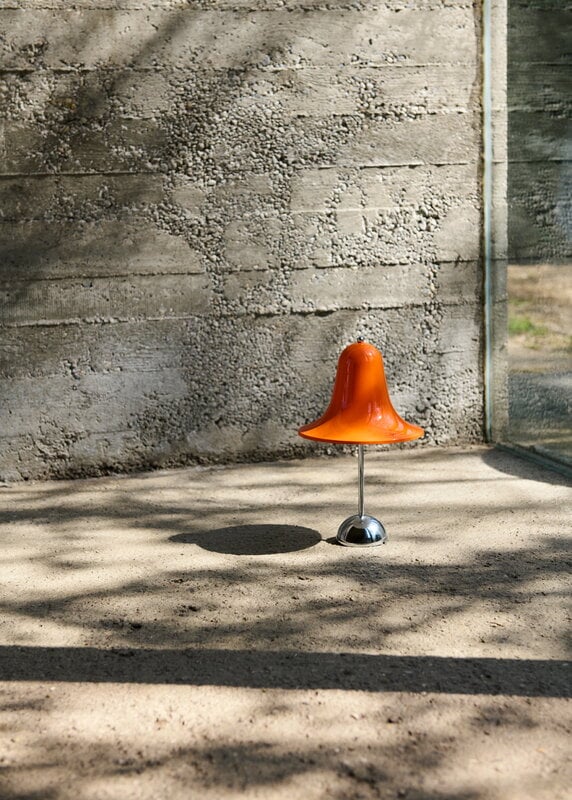 Verpan Pantop Portable table lamp, 18 cm, vivid orange, decoration image