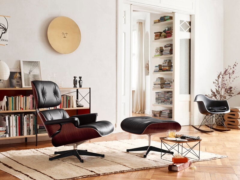 band Inzichtelijk boycot Vitra Eames Lounge Ottoman, walnut - black leather | Finnish Design Shop