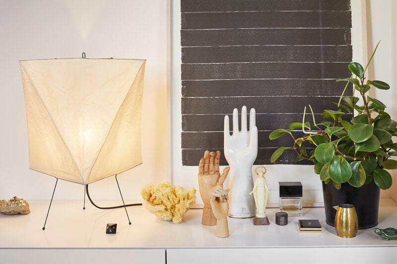 Vitra Akari YA2 table lamp, view 5