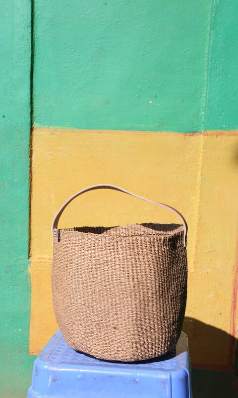 Mifuko Kiondo basket with handle, S, brown, view 6