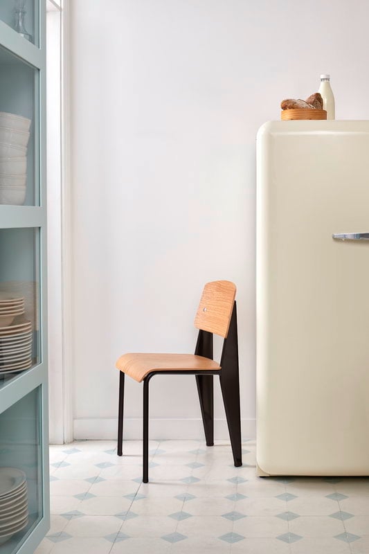 Vitra Standard chair, deep black - oak | Finnish Design Shop