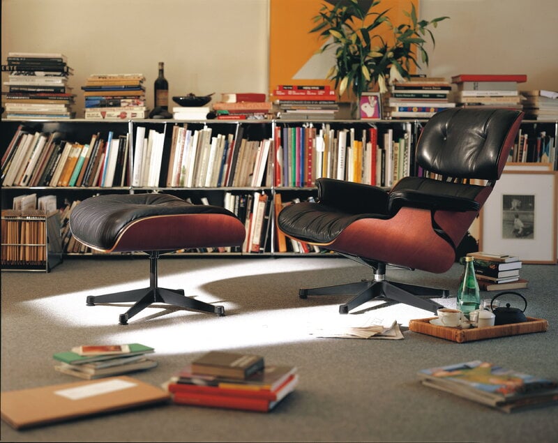 Bakkerij Schema Iedereen Eames Lounge Chair, new size, American cherry - black leather | Finnish  Design Shop