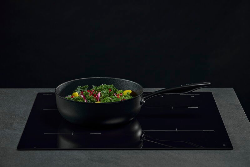 Scanpan Pro SB+ sauté pan with lid, deep, 26 cm, decoration image