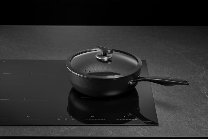 Scanpan Pro SB+ sauté pan with lid, deep, 26 cm, decoration image