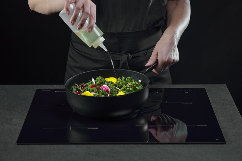 Scanpan Pro SB+ sauté pan with lid, deep, 26 cm, decoration image