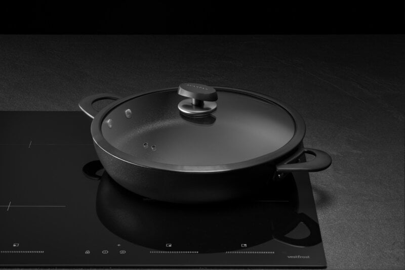 Scanpan Pro SB+ Chef's Pan mit Deckel, 32 cm, dekorationsbild