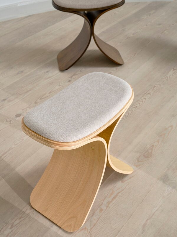 Gejst Luno stool, oak - beige, decoration image