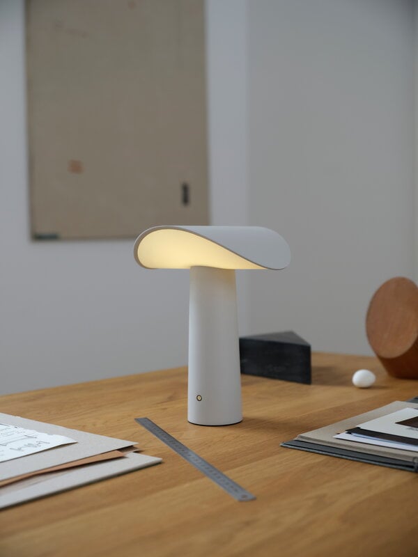 Gejst Lium portable table lamp, warm grey, view 6