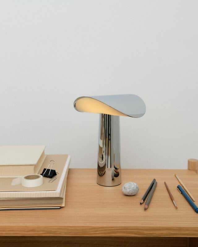 Gejst Lium portable table lamp, chrome, view 4