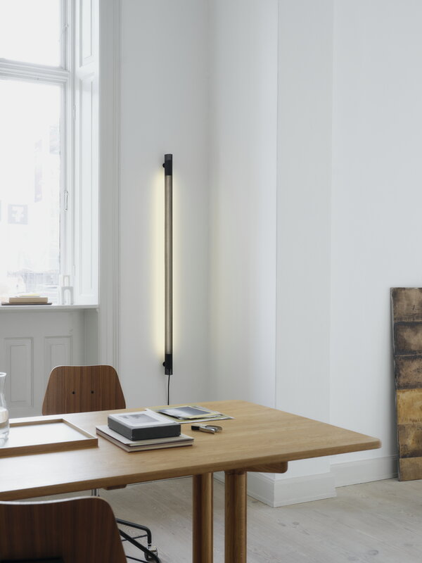 Gejst Radent wall lamp, long, black, decoration image