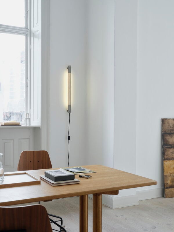 Gejst Radent wall lamp, short, brass, decoration image