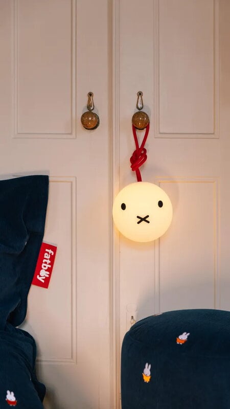 Fatboy Bolleke x Miffy tragbare Lampe, rot, dekorationsbild