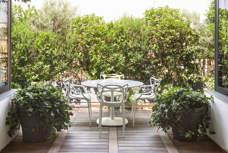Kartell Multiplo tavolo rotondo, 118 cm, bianco - finitura in marmo bianco, immagine decorativa