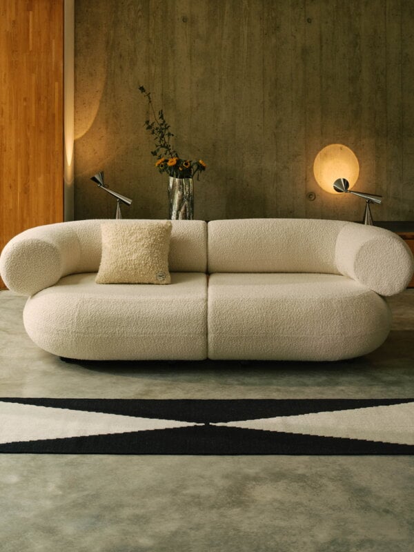 Tom Dixon Wedge matto, 70 x 250 cm, musta, sisustuskuva