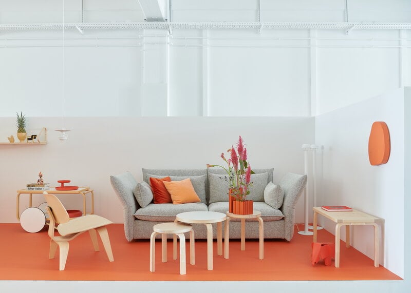Vitra Eames Elephant, small, Eames Red Orange RE, decoration image
