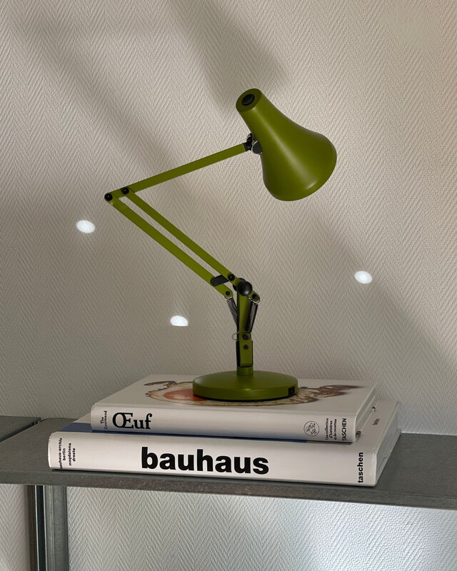 Anglepoise 90 Mini Mini desk lamp, avocado green, decoration image