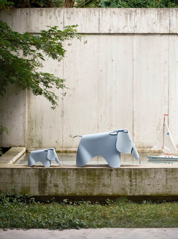 Vitra Eames Elephant, sky blue RE, decoration image