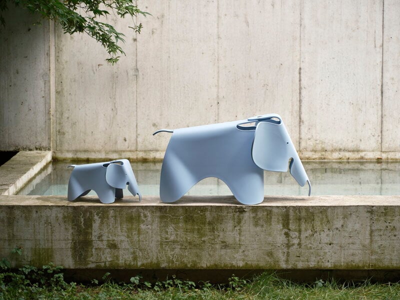 Vitra Eames Elephant, sky blue RE, decoration image