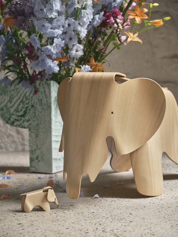 Vitra Eames Elephant, contreplaqué, châtaignier, image décorative