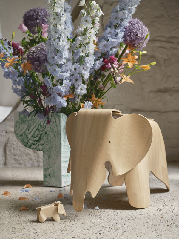Vitra Eames Elephant, contreplaqué, châtaignier, image décorative