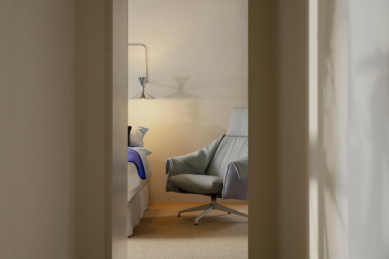 Vitra Bascule Highback duo-tone lounge chair,swivel,chalk-Cento sage-lavender, view 5
