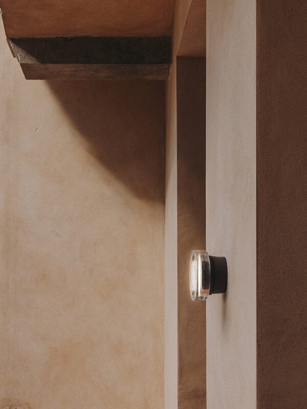 Marset Roc wall lamp, black, decoration image