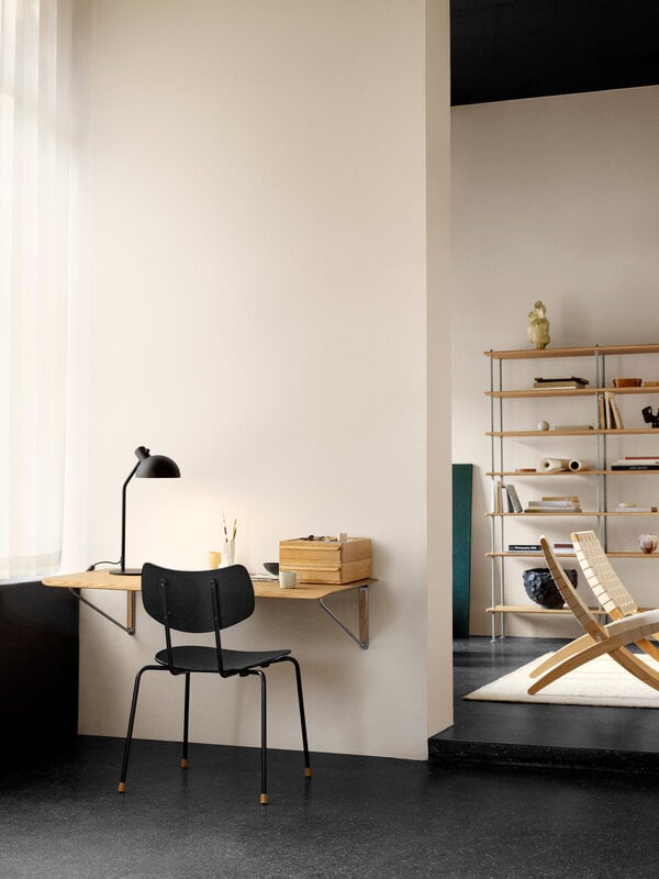 Carl Hansen & Søn VLA26T Vega Stuhl, Schwarz - schwarze Eiche, dekorationsbild