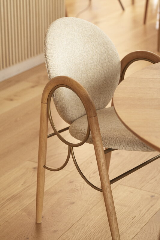 Brdr. Krüger Arkade dining chair, oiled oak - brass - Moss cream, decoration image