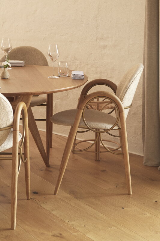 Brdr. Krüger Arkade dining chair, oiled oak - brass - Moss cream, decoration image