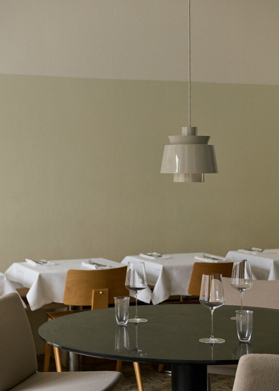 &Tradition Utzon pendant JU1, bleu acier, beige gris, image décorative