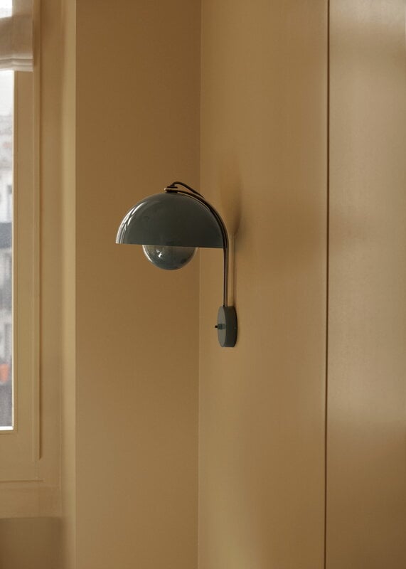 &Tradition Flowerpot VP8 wall lamp, stone blue, view 2