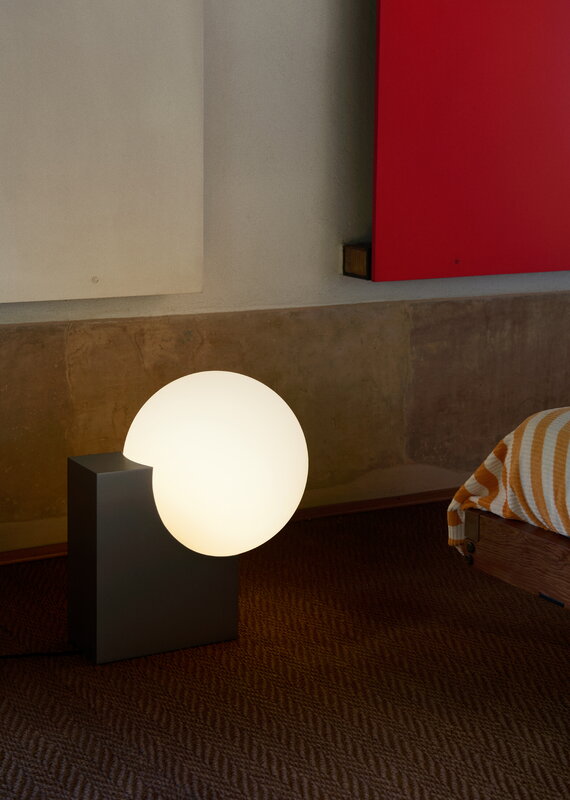 &Tradition Journey SHY4 floor lamp, brushed steel - opal glass, decoration image