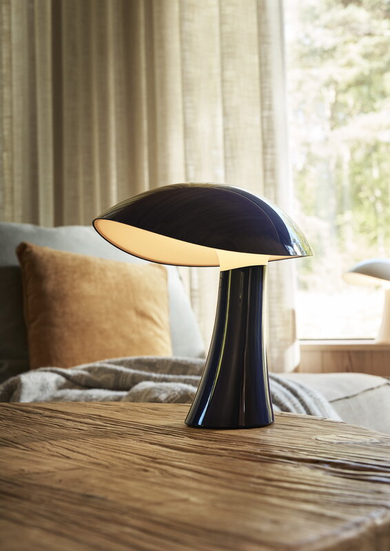 Louis Poulsen Rumee 220 portable table lamp, night blue, decoration image