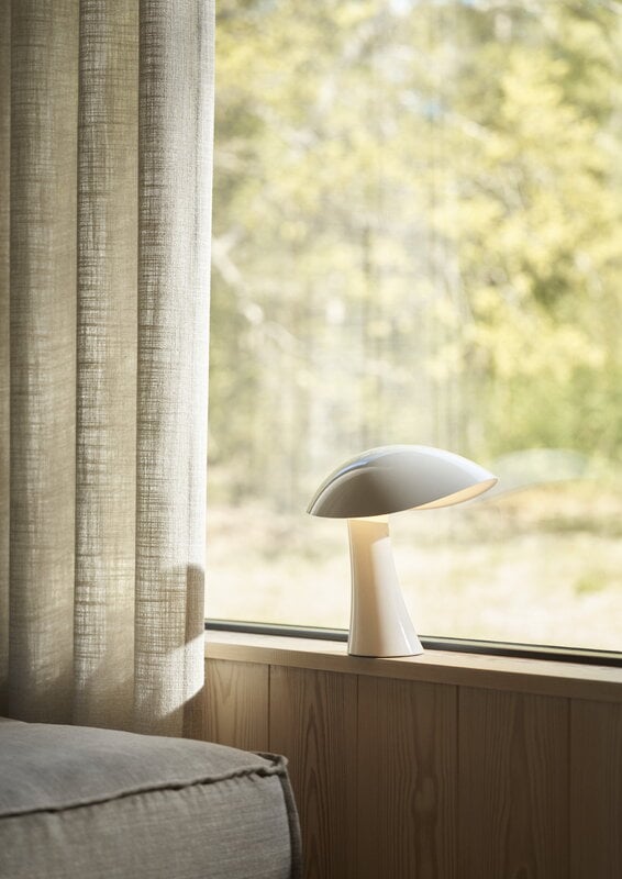 Louis Poulsen Rumee 220 lampe de table portable, blanc nuage, image décorative