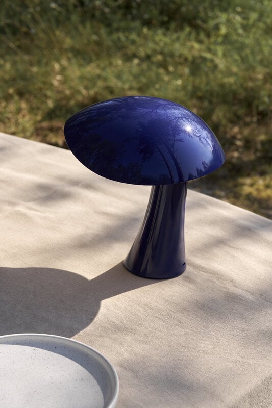 Louis Poulsen Rumee 220 portable table lamp, night blue, decoration image
