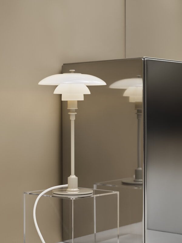 Louis Poulsen PH 2/1 pöytävalaisin, kiiltävä beige, näkymä 13