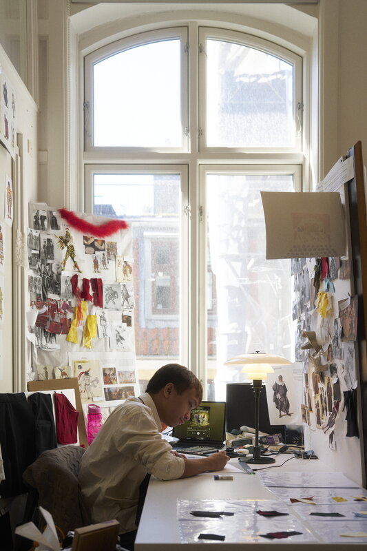 Louis Poulsen PH 3/2 pöytävalaisin, kiiltävä tummanvihreä, näkymä 8