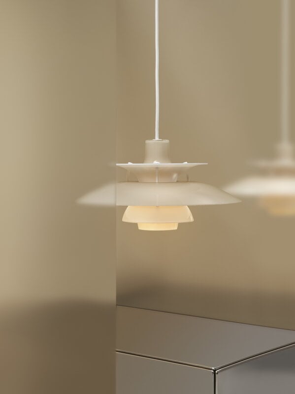 Louis Poulsen PH 5 320 Opal riippuvalaisin, beige, näkymä 15