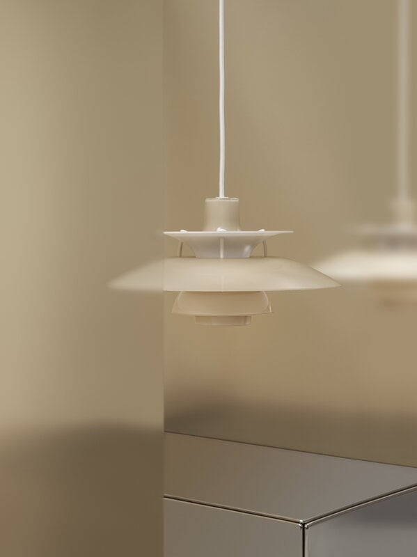 Louis Poulsen PH 5 320 Opal riippuvalaisin, beige, näkymä 12