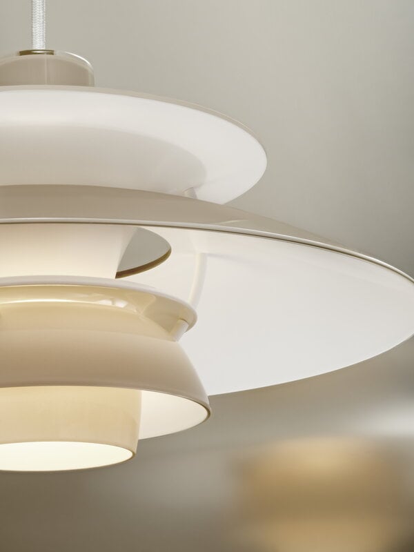 Louis Poulsen PH 5 320 Opal riippuvalaisin, beige, näkymä 2
