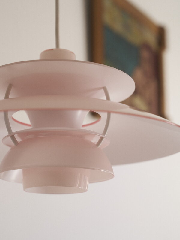 Louis Poulsen PH 5 320 Opal riippuvalaisin, pale rose, näkymä 6