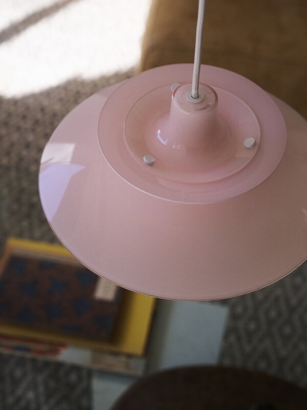 Louis Poulsen PH 5 320 Opal riippuvalaisin, pale rose, näkymä 4