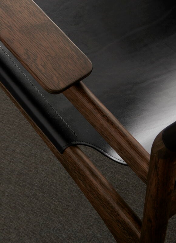 Karimoku Case N-LC02 Loungesessel, geräucherte Eiche - schwarzes Leder, dekorationsbild