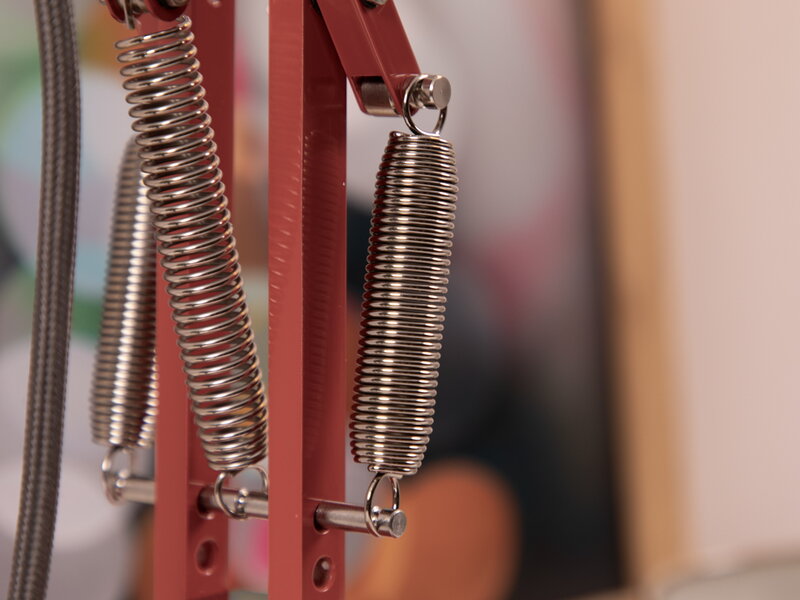 Anglepoise Lampada da scrivania Original 1227, rosso corallo, immagine decorativa