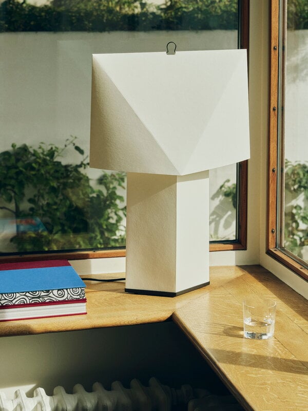 HAY Aplat table lamp, 660, white, decoration image