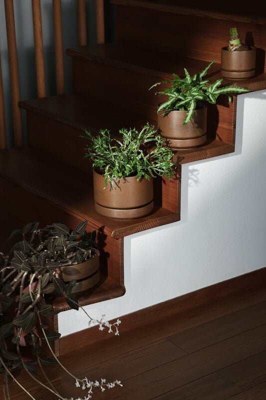 Arabia Arabia plant pot SN, 11 cm, matt brown, view 2