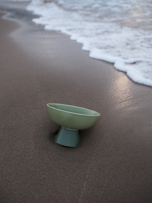 Arabia 24h serving bowl, 1,8 L, duo green, decoration image
