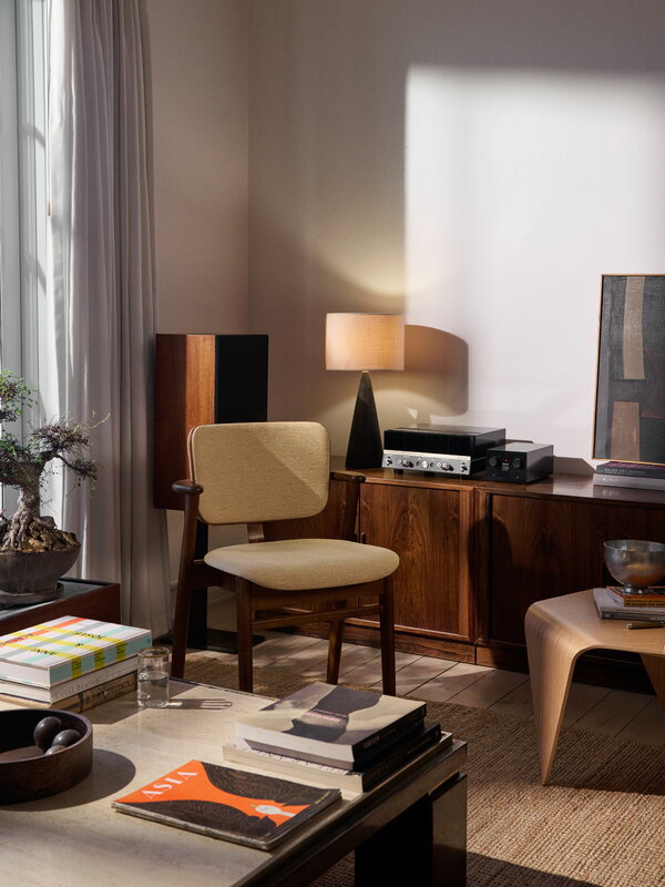 Artek Domus chair, stained walnut - Wow RE beige/pink - Prestige cognac, decoration image